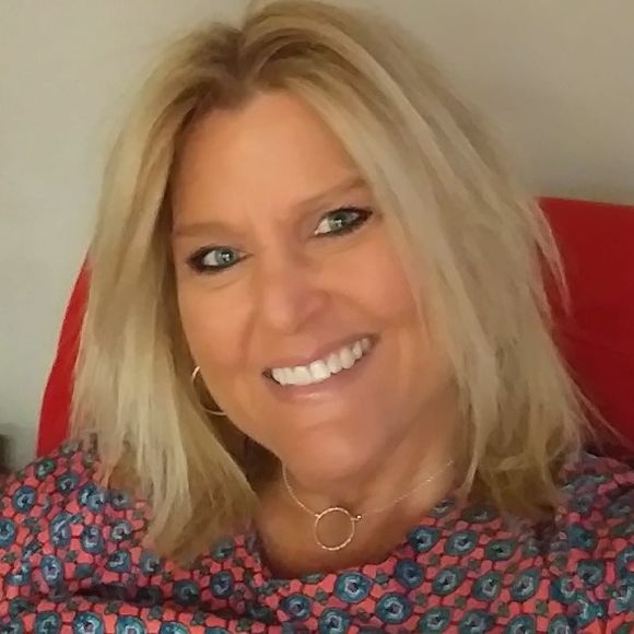 Meet your Posher, Deborah - Picture 1 of 1